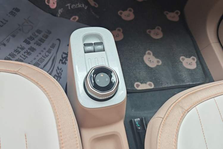 Used Geely Galaxy Panda 2024 Panda Mini 200km Endurance Bear
