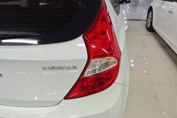 Used Hyundai Verna Ray 2016 1.4L Automatic Leading-Edge GLX
