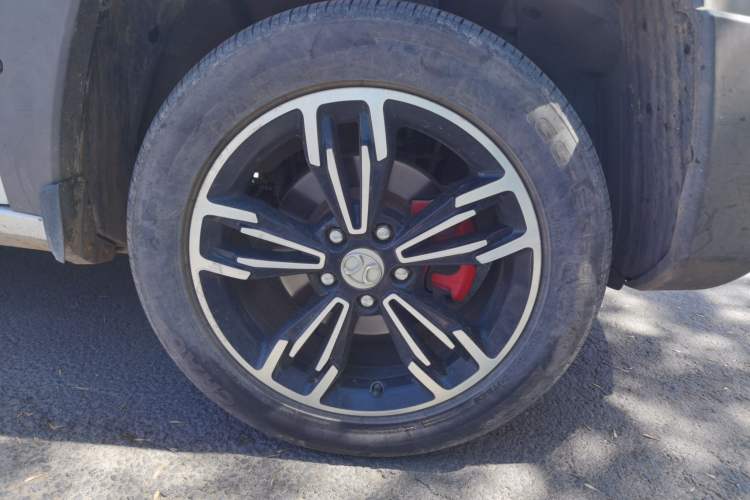 Used BAIC Off-Road BJ20 2016 1.5T CVT Luxury Model Right Front Wheel Hub