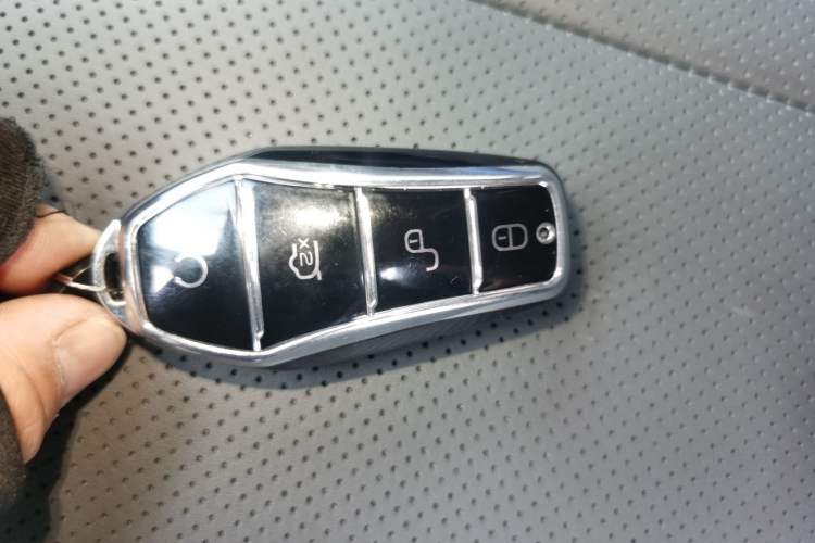 Used BYD Qin L 2024 DM-i 80KM Beyond Model Vehicle Key