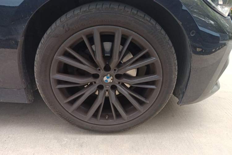 Used BMW 3 Series 2021 Second Facelift 325Li M Sport Night Edition Package Right Front Wheel Hub