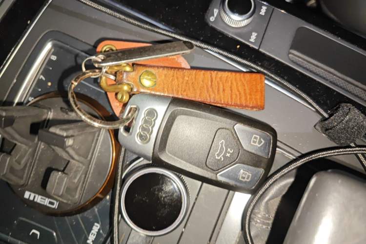 Used Audi Q5L 2020 Updated 40 TFSI Prestige Fashion Edition Vehicle Key