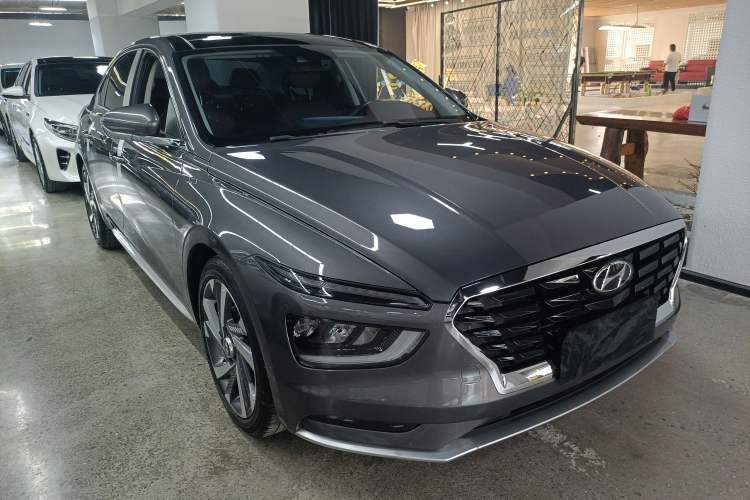 Used Hyundai Mistra 2021 1.8L CVT LUX Premium Edition