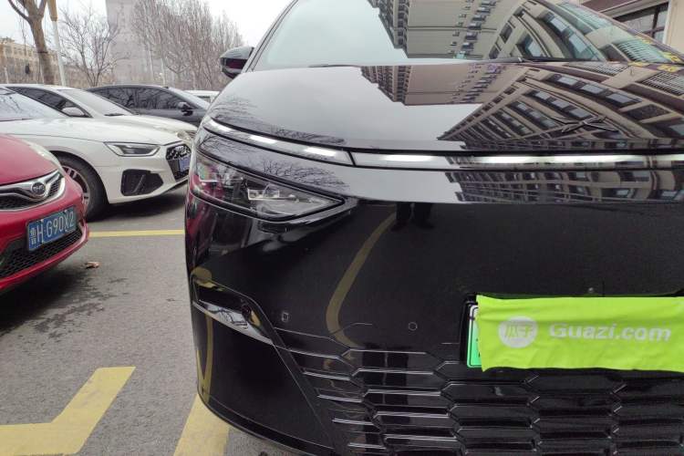 Used XPeng X9 2024 702 Ultra-Long Range Max