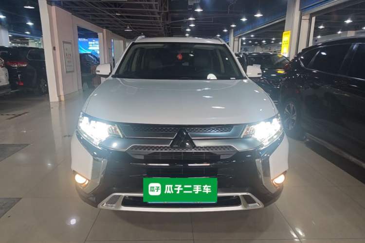 Used Mitsubishi Outlander 2019 2.4L 4x4 Zhi Xiang Edition 5 Seats China VI Standard
