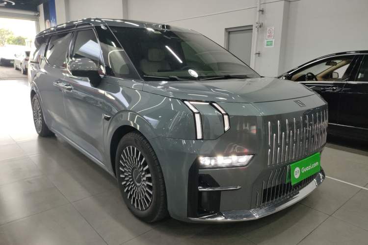 Used Zeekr 009 2024 7-Seater Walk-Through Version Four-Wheel Drive 108 kWh Exterior 1