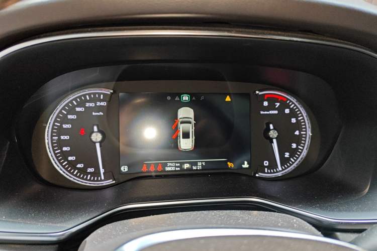 Used Roewe RX8 2018 30T Smart Connectivity Two-Wheel Drive Flagship Edition