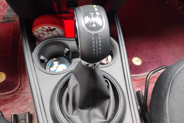 Used MINI Countryman 2018 1.5T COOPER Special Edition Gear Lever