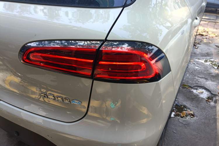 Used Wuling Bingo PLUS 2024 330 km Range Five-Seater Version
