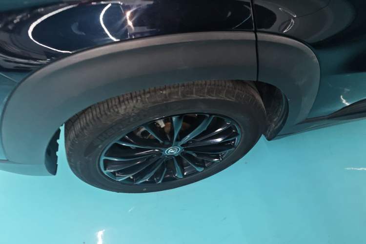 Used CHANGAN UNI-T 2022 1.5T Excellence Model Right Rear Wheel Hub