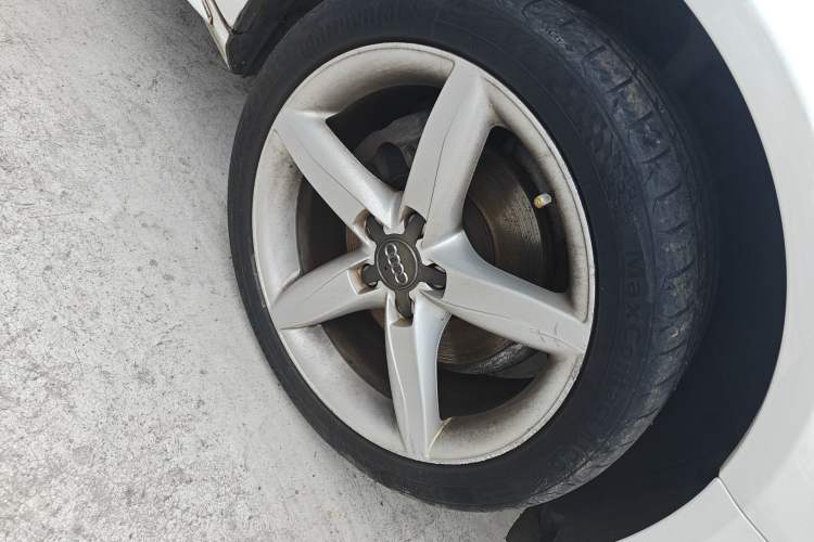 Used Audi A4L 2016 35 TFSI Collection Edition S line Luxury Model Right Front Wheel Hub