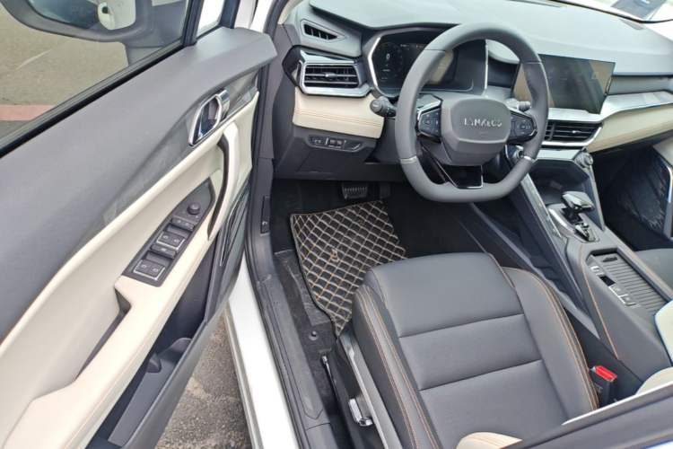 Used Lynk & Co 06 EM-P 2022 PHEV 84 km Range Pro Version
