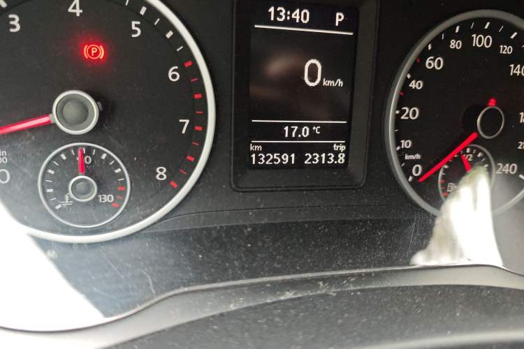 Used Volkswagen Tiguan 2015 1.8TSI Automatic Two-Wheel Drive Trend Edition Odometer Close Up