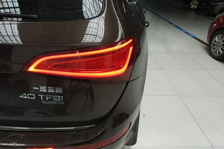 Used Audi Q5 2017 Plus 40 TFSI Ambition Model
