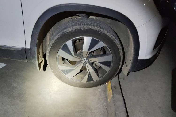 Used Volkswagen Tayron 2020 330TSI Two-Wheel Drive Luxury Smart Connectivity Version Right Front Wheel Hub