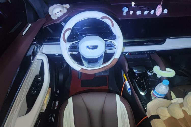 Used Geely Auto Monjaro L 2024 2.0TD High-Power Automatic Two-Wheel Drive Yunqi Version Steering Wheel