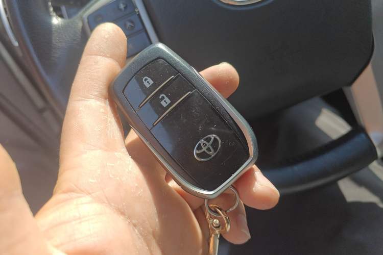 Used Toyota Prado 2016 2.7L Automatic Standard Edition Vehicle Key