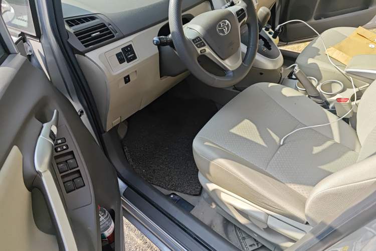 Used Toyota Verso 2014 Starlight 180G CVT Comfort Edition