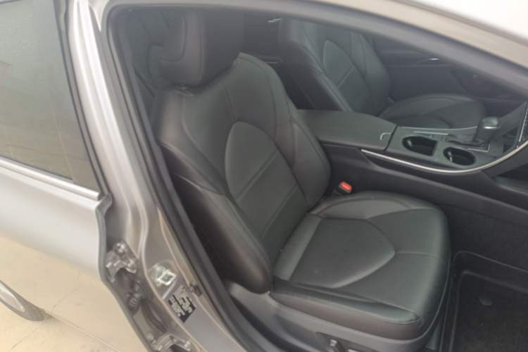 Used Toyota Avalon 2019 2.0L Luxury Edition China VI Standard Right Front Seat