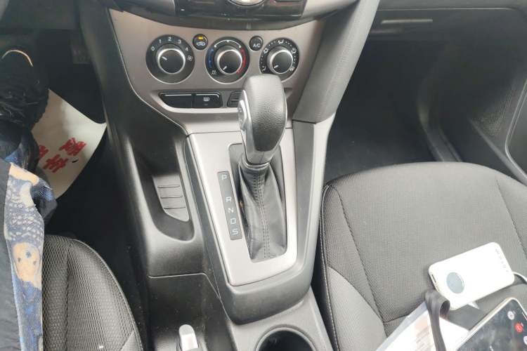 Used Ford Focus 2012 Hatchback 1.6L Automatic Comfort Model Gear Lever