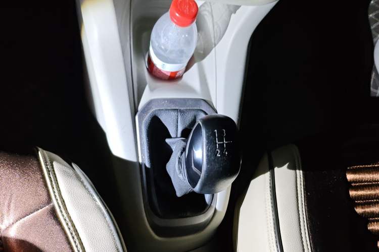 Used Peugeot 301 2014 1.6L Manual Comfort Edition
