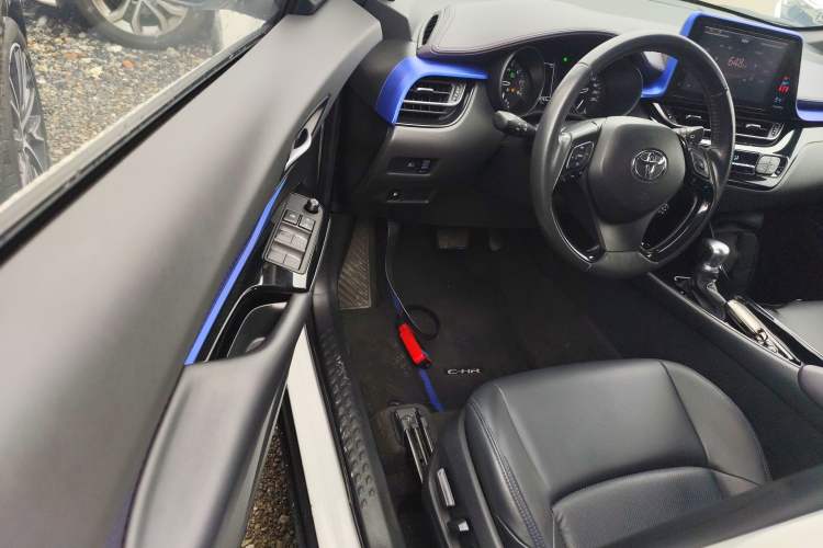 Used Toyota C-HR 2020 2.0L Luxury Edition Driver Seat
