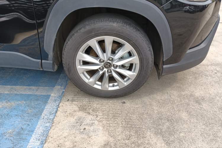 Used Toyota Corolla Cross 2023 2.0L Pioneer Edition Right Front Wheel Hub