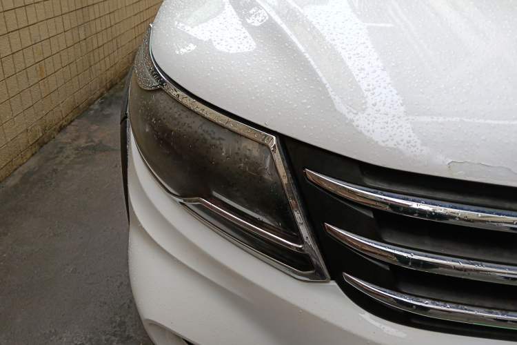 Used FORTHING Joyear X5 2013 1.6L Manual Luxury Model China IV Standard
