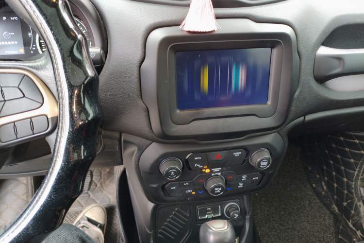 Used Jeep Renegade 2018 Connected Large Screen Version 180T Automatic High-Energy Edition
