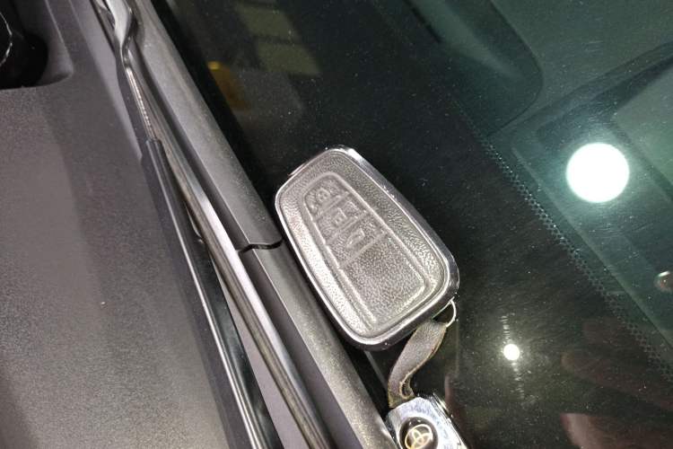 Used Toyota Camry 2021 2.5G Luxury Edition Vehicle Key