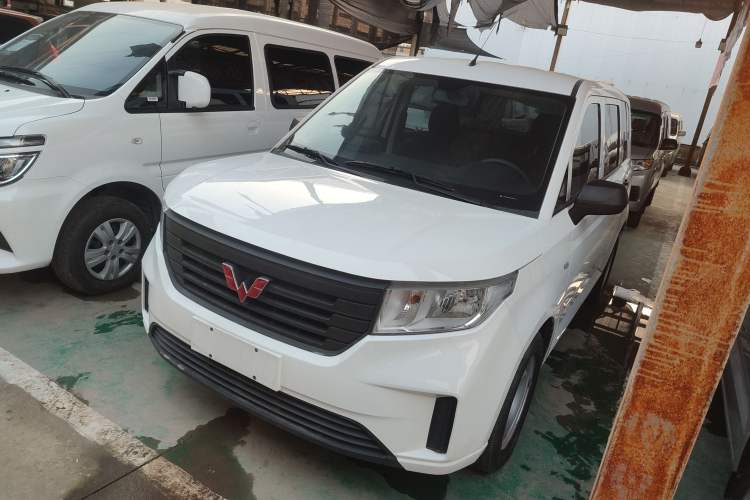 Used Wuling Hongguang PLUS 2020 1.5L Manual Standard Edition 5 Seats