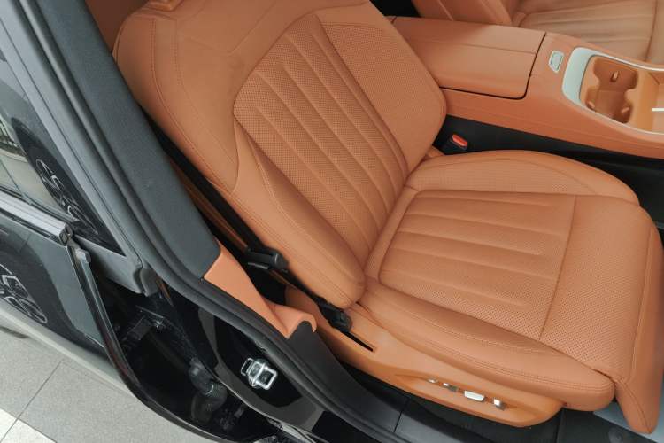 Used ONVO L60 2024 60 kWh Rear-Drive Version