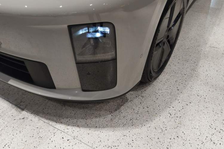 Used Li Auto i6 2025 Model Two-Wheel-Drive Standard Type Left Front Headlight