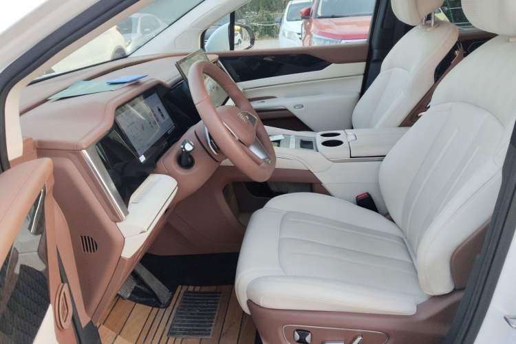 Used BYD Xia 2025 DM-i 1.5T 180km Excellence Model
