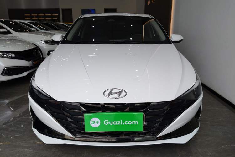 Used Hyundai Elantra 2021 1.5L CVT LUX Prestige Edition
