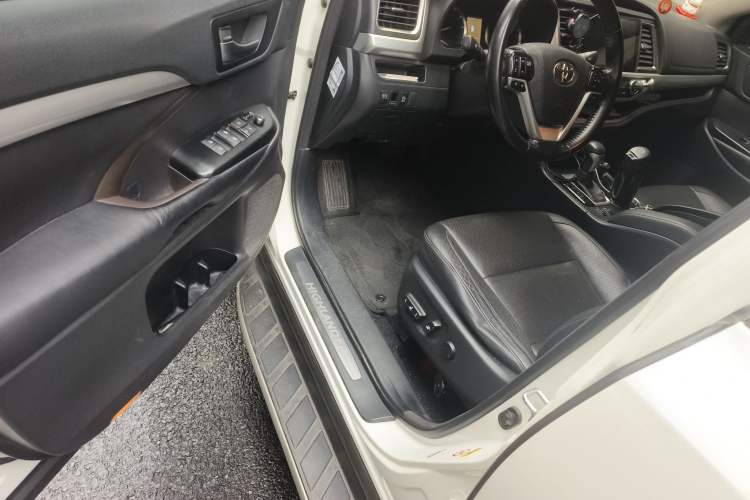 Used Toyota Highlander 2015 2.0T Four-Wheel Drive Luxury Edition 7-Seater
