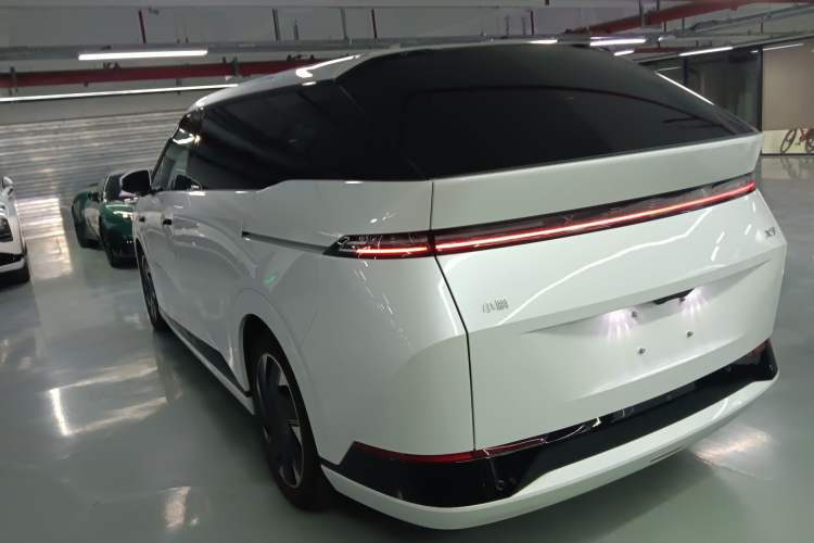 Used XPeng X9 2024 702 Ultra-Long Range Pro