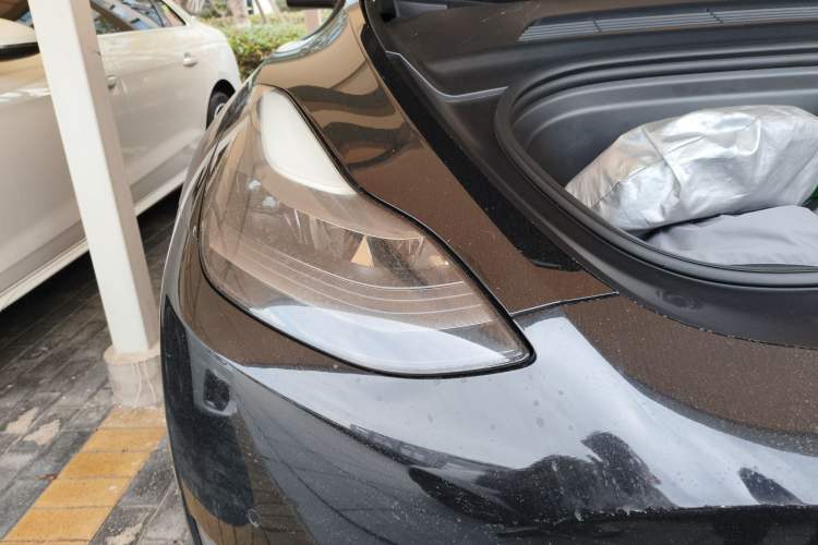 Used Tesla Model Y 2021 Long-Range All-Wheel-Drive Version Right Front Headlight