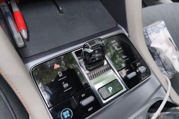 Used BYD Song PLUS New Energy 2024 HONOR Edition DM-i 110km Flagship PLUS
