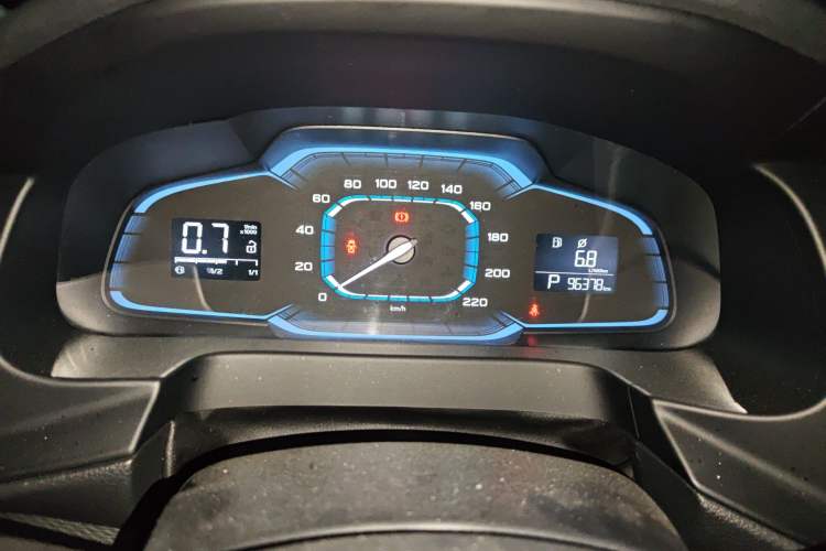 Used Roewe 360 2015 1.5L Automatic Luxury Edition Instrument Cluster
