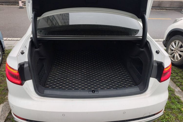 Used Audi A4L 2019 40 TFSI Fashion Version China V Trunk