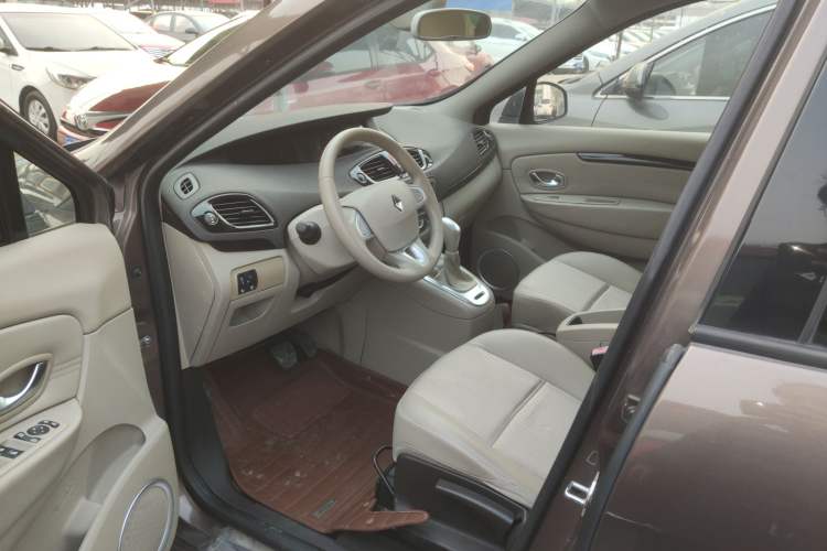 Used Renault Scenic Classic 2011 2.0 Comfort Edition with Scenic Design