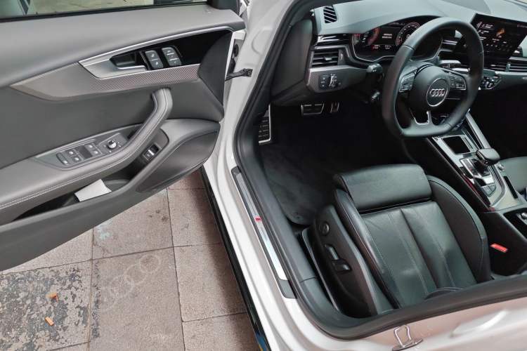 Used Audi A4L 2023 40 TFSI Luxury Dynamic Model