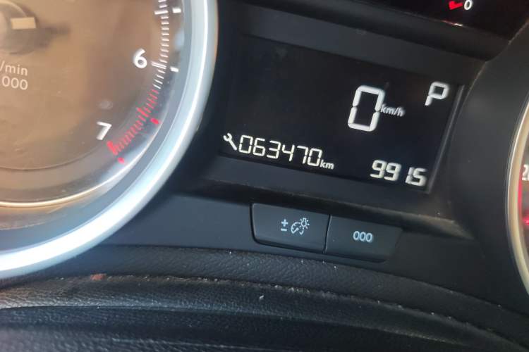 Used Peugeot 408 2016 1.6T Automatic Luxury Edition Odometer Close Up