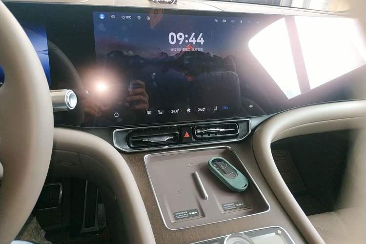 Used Hima AITO M9 2025 Extended-Range Ultra Version 52 kWh 6-Seater