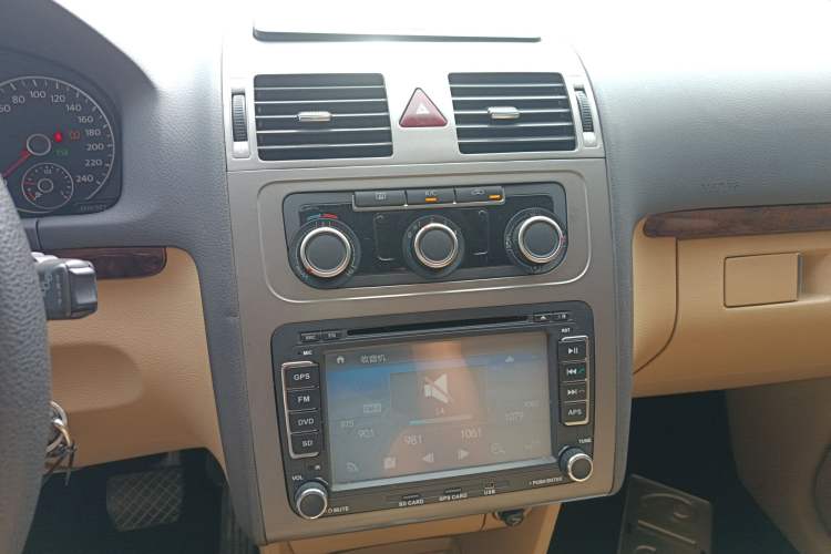 Used Volkswagen Touran 2015 1.4T DSG Comfort Edition 5 Seats
