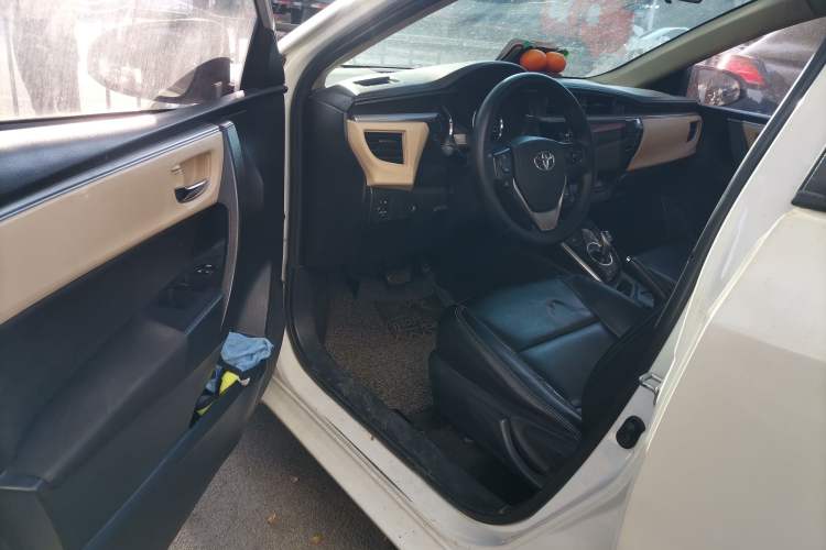 Used Toyota Levin 2017 Revised Dual-Engine 1.8H GS E-CVT Elite Sunroof Version China V Standard
