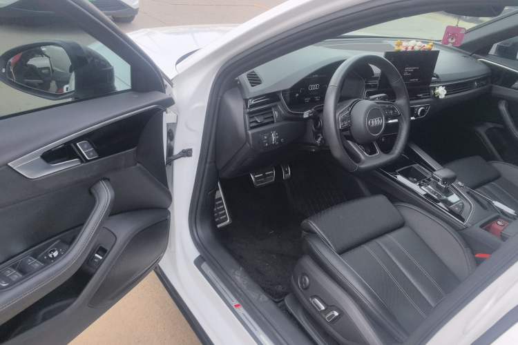 Used Audi A4L 2024 40 TFSI Luxury Dynamic Edition
