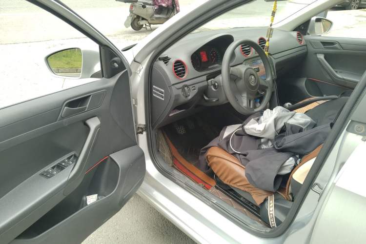 Used Volkswagen Jetta 2013 1.6L Manual Fashion Edition