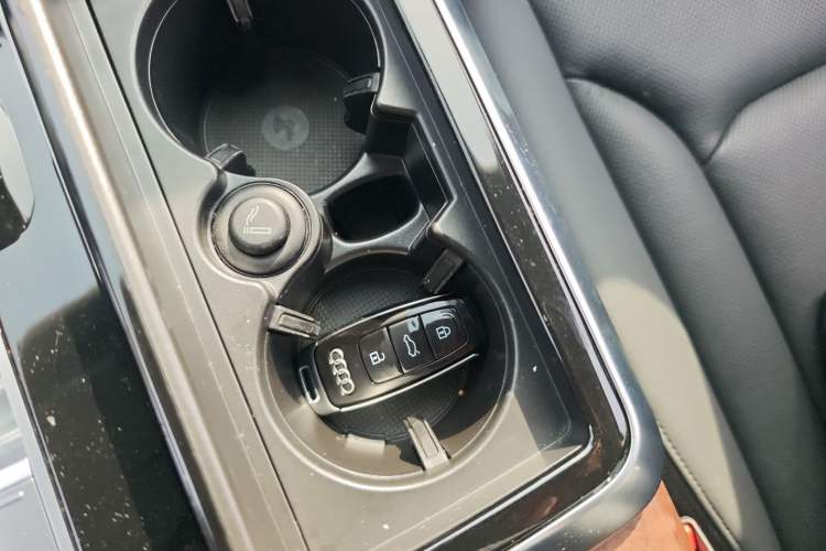 Used Audi Q7 2021 45 TFSI quattro S line Sport model Vehicle Key